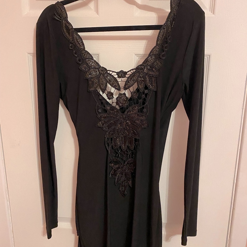 Black tunic top with lace in the back